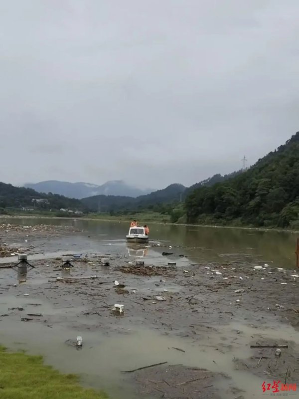 配资宝 湖南六旬夫妇疑被洪水冲走失联超3天，丈夫被打捞上岸已不幸遇难